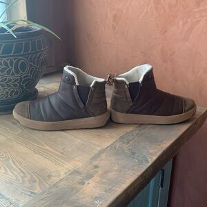 Stio Colter boot in bison brown, size w 9, GUC